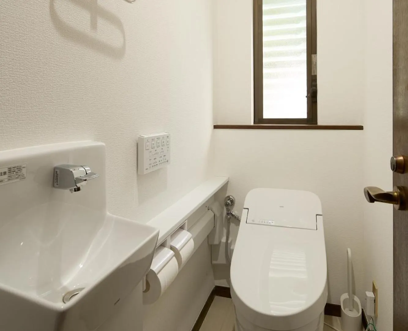 Pdo Inn Sangenjaya Art Residence Tokyo 0*,